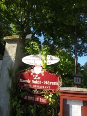 看板。フランスの町で。