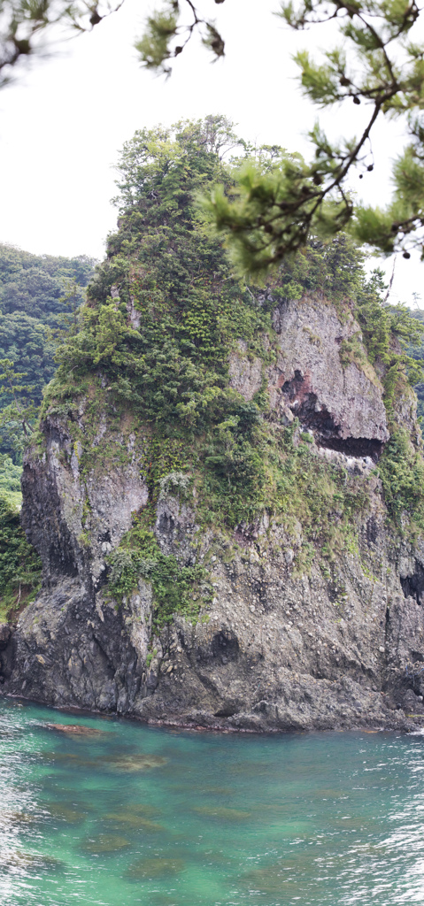 鷹ノ巣岩