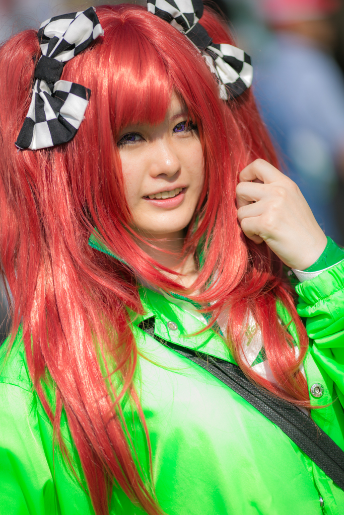 赤髪ロングの方。