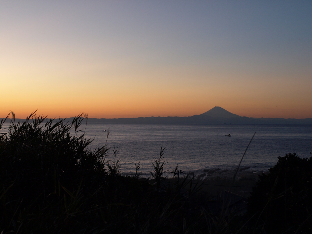 夕焼けに映える富士