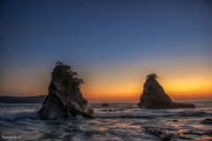 双子岩と夕日