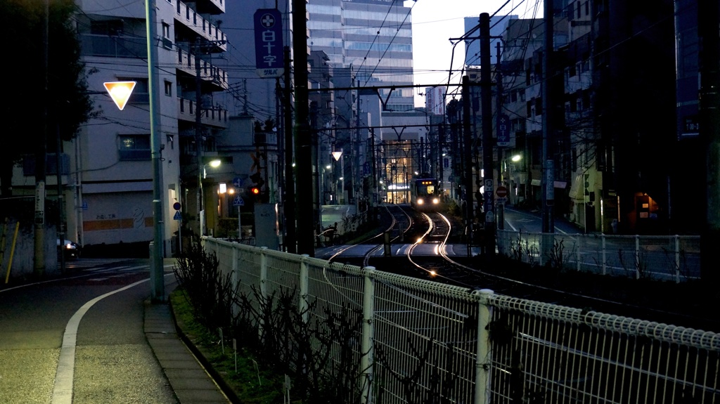 朝の都電
