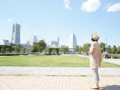 横浜ランドマークタワーを望む