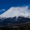 雪煙舞う