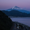 晩秋の富士山を望む（薩埵峠から）