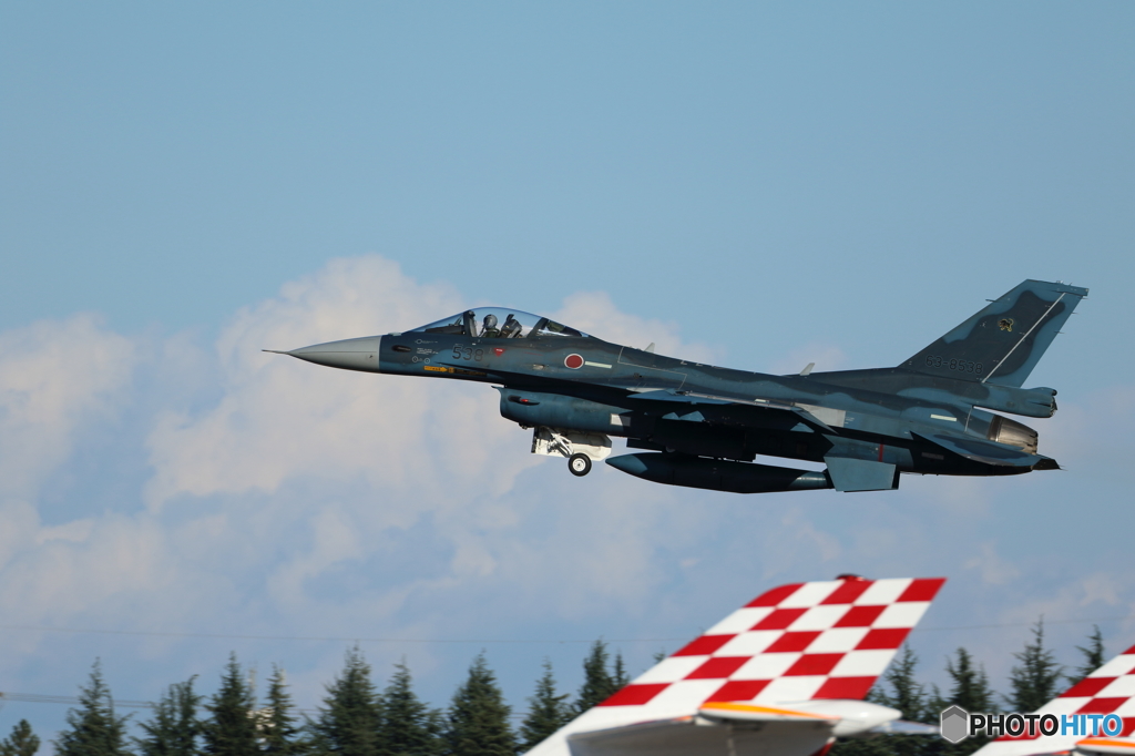 Ｆ－２バイバイ　ﾉｼﾉｼ