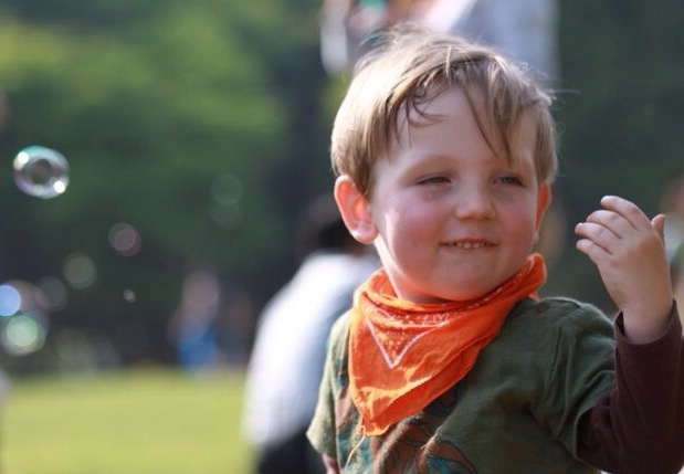 シャボン玉割れた