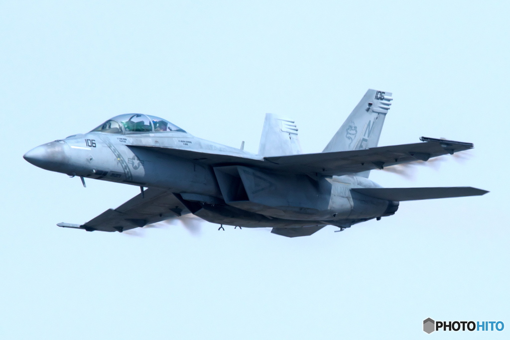 魅せる、F18