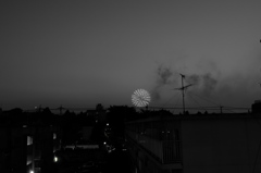 遠くの花火