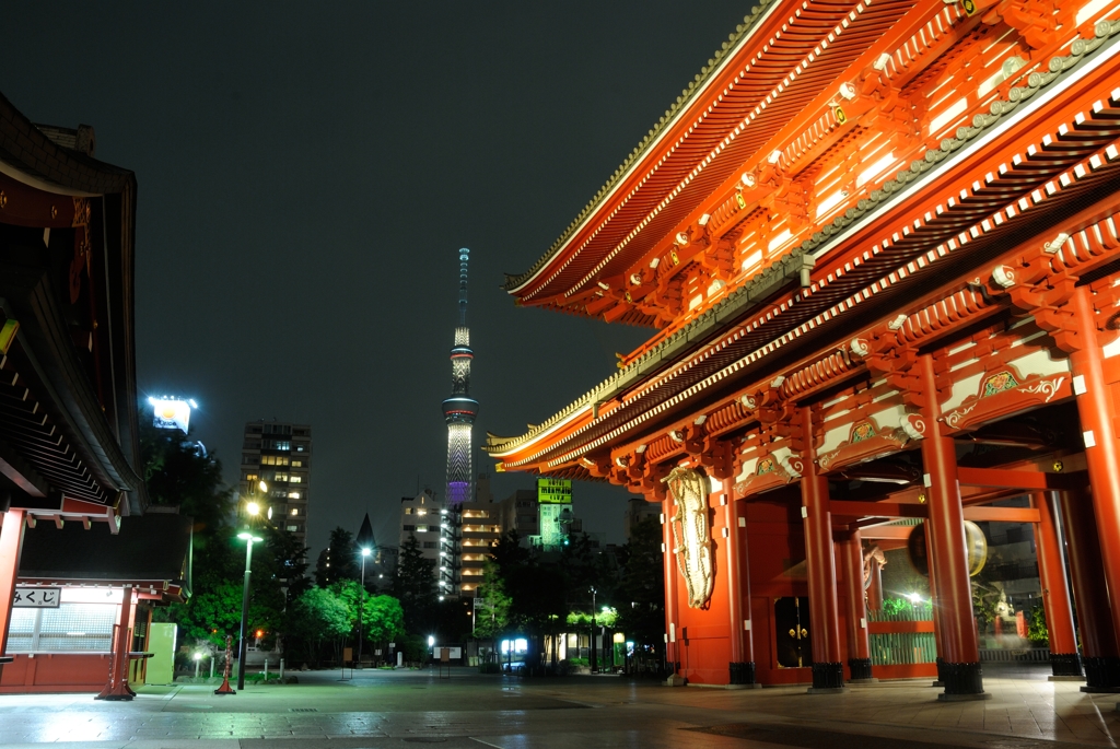 夕立の後の浅草寺