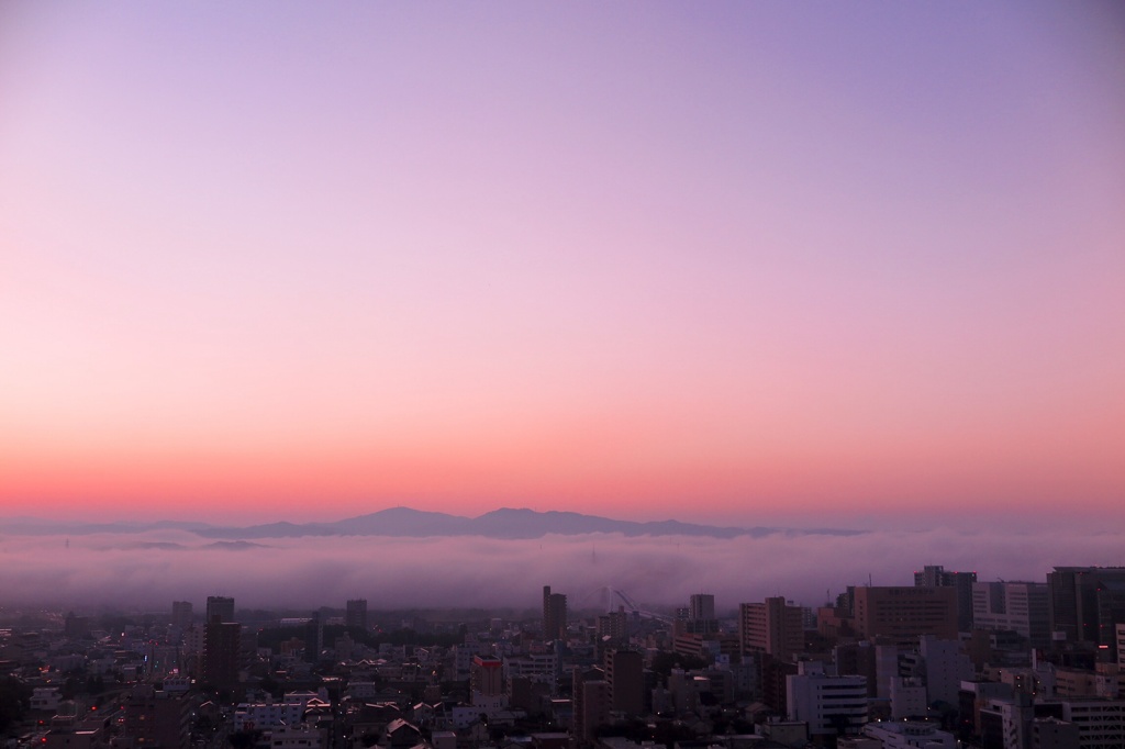川向こうは雲の中