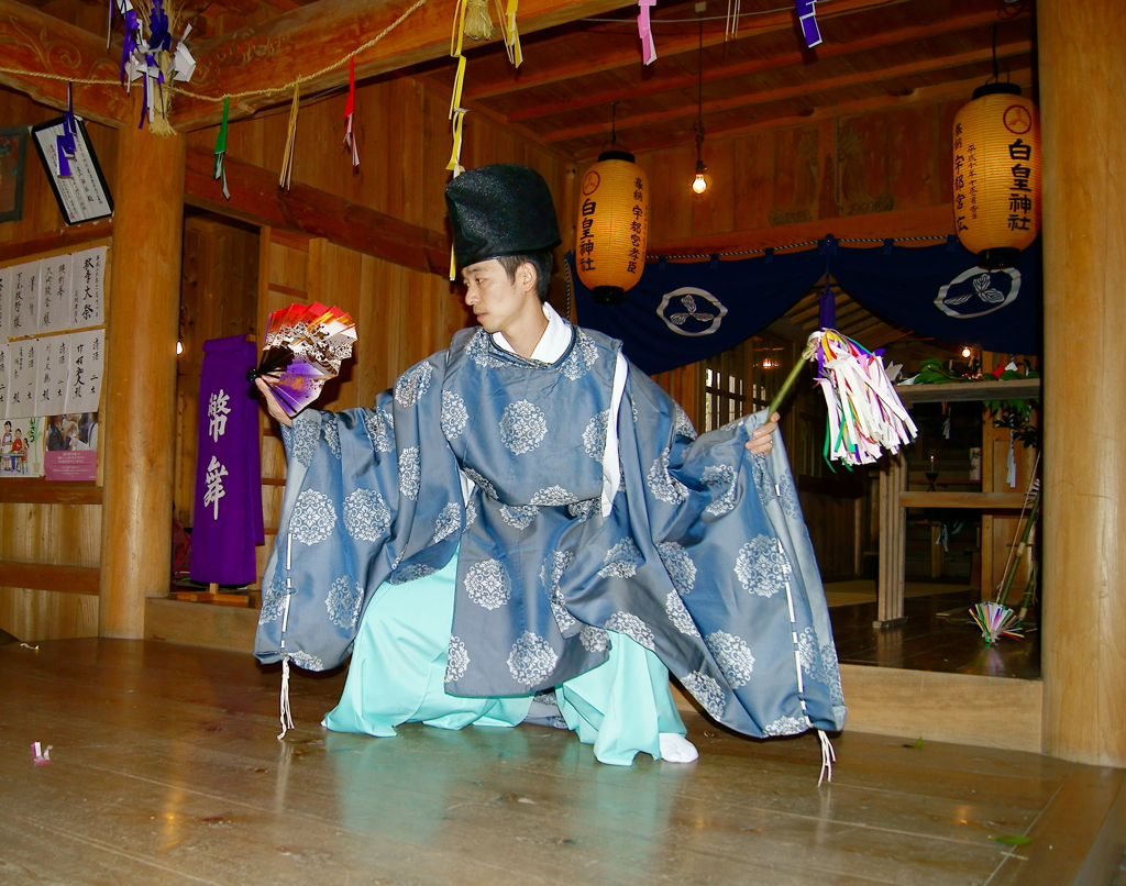 津野山古式神楽～白皇神社　幣舞　