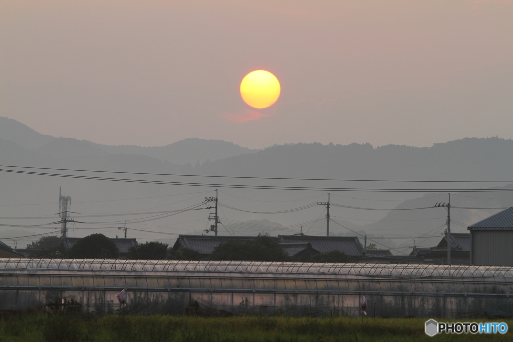 沈む夕日みつめ