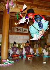 津野山古式神楽～白皇神社　弓舞