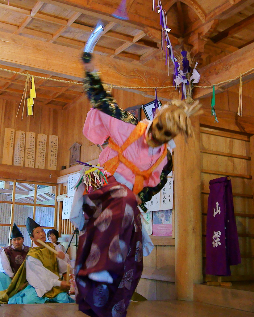 津野山古式神楽～白皇神社　山探し②