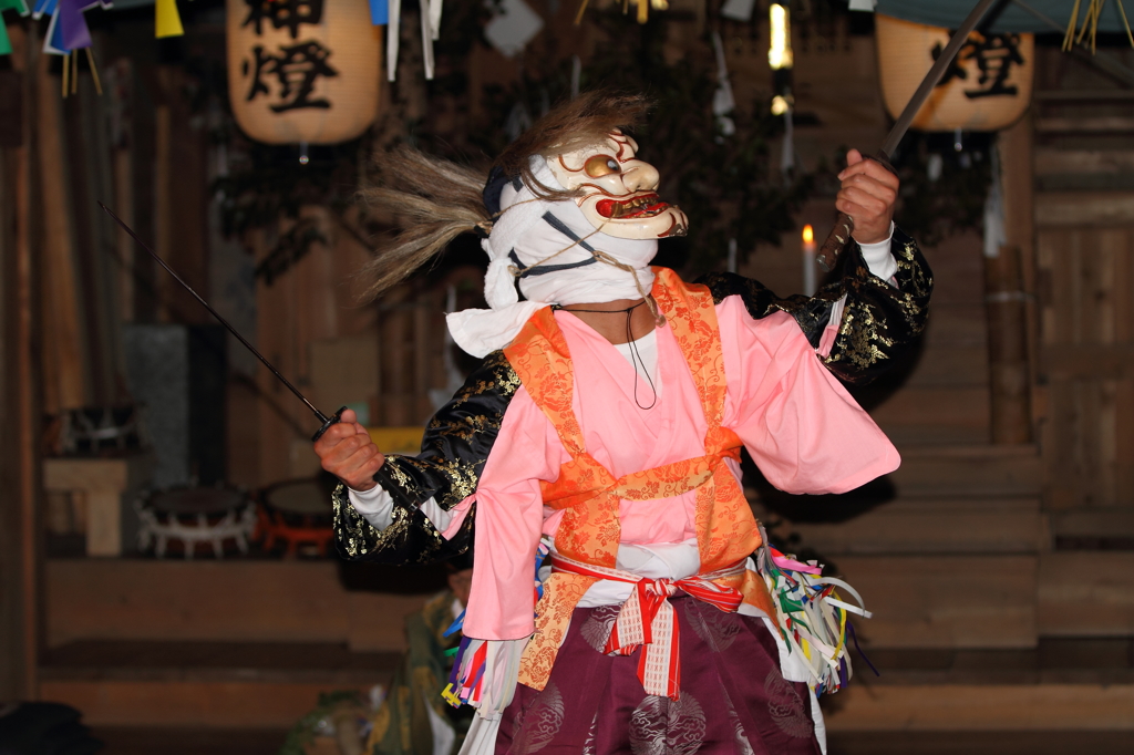 津野山古式神楽～諏訪神社　山探し⑤