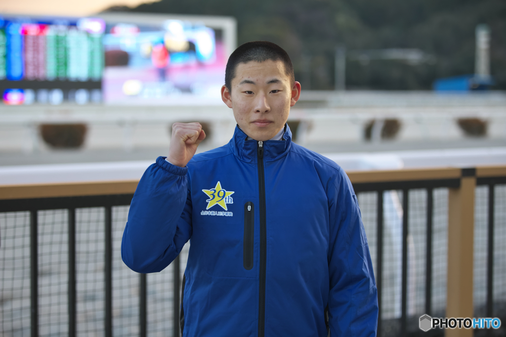 第39回全日本新人王争覇戦競走　完全勝利のＪＲＡの高杉史麒騎手