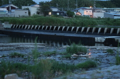 夕暮れの川