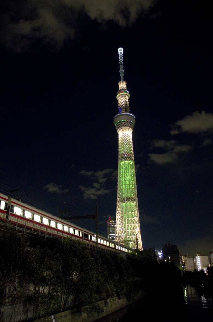 夜のスカイツリー