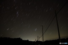 佐渡の田舎道と星空