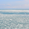青い海と白い氷の共演