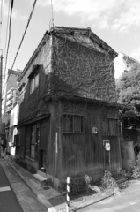 街屋-モノクロ