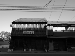 旅館に日が差す