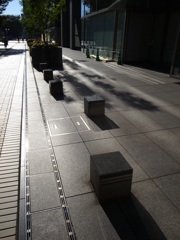 車止め、ずれてるね