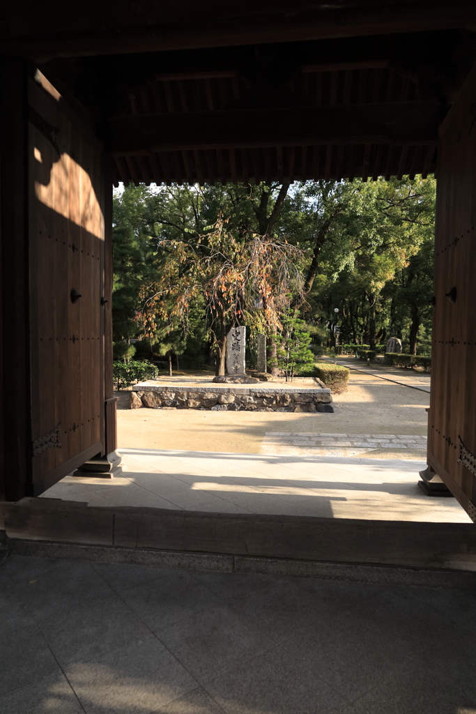 山門より