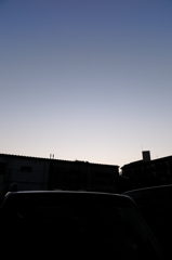 夜のｉと夕闇の街