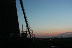 風車もと暗いし?