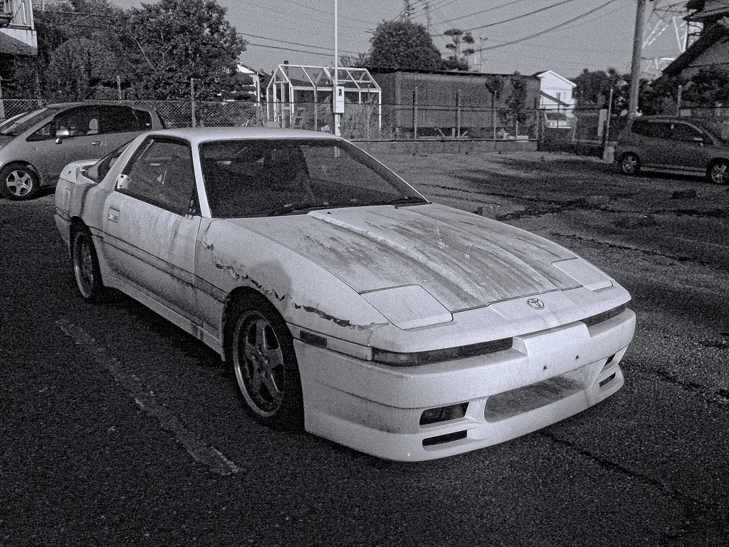 車も古いがカメラも古い