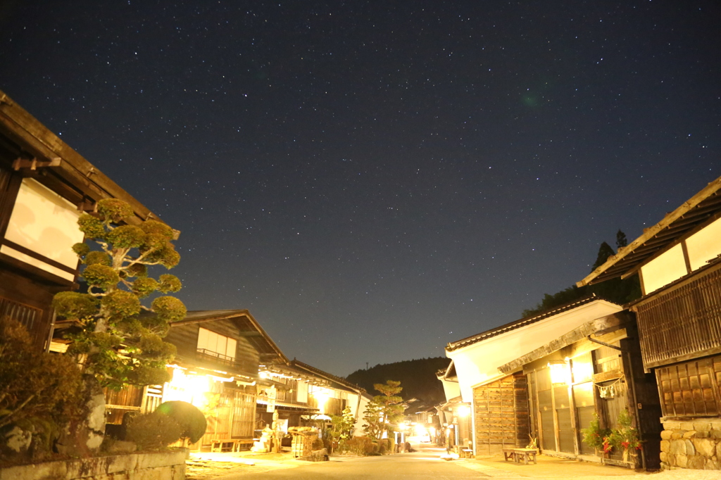 歴史ある風景と星空