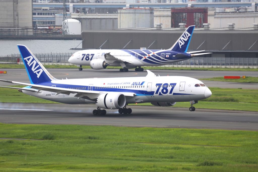 787×２機