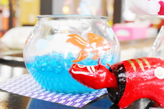 赤べこと金魚鉢