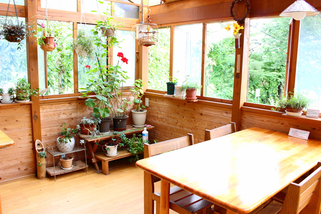 植物のあるコテージ
