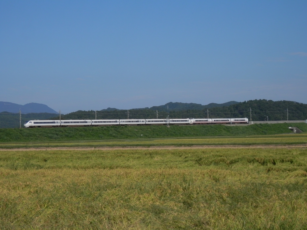 JR西日本681系・北越急行683系「はくたか」
