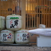 酒樽のある光景