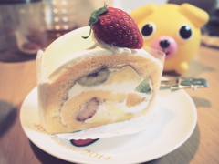 ケーキ、そのうしろ。