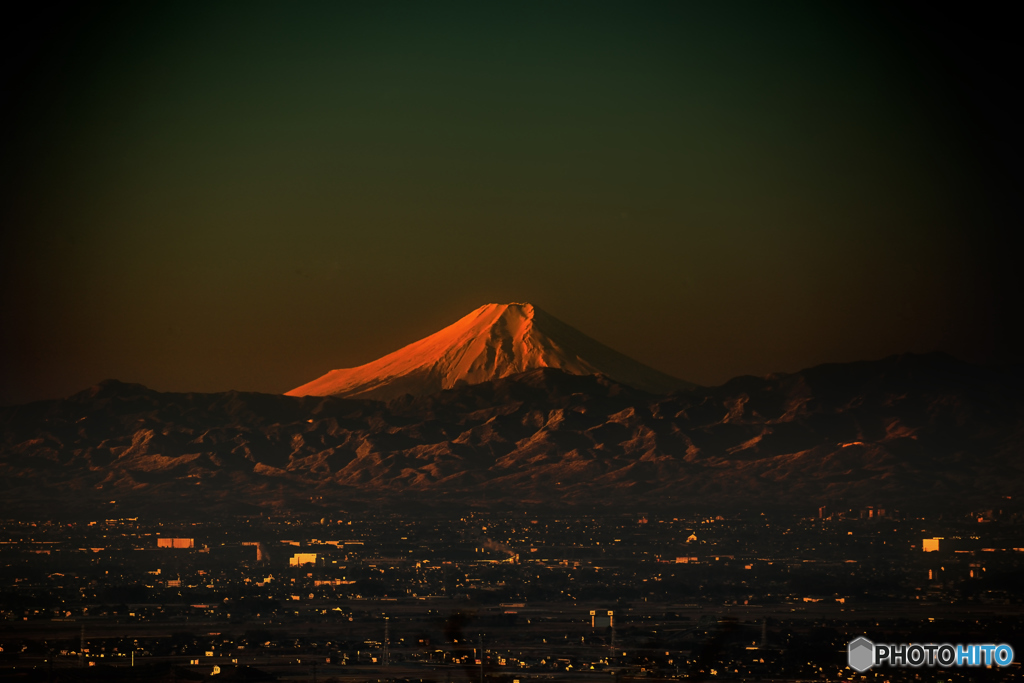 緋き霊峰