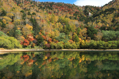 刈込湖と紅葉