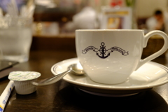 軍港の街のコーヒーカップ