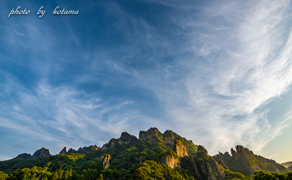filmy clouds