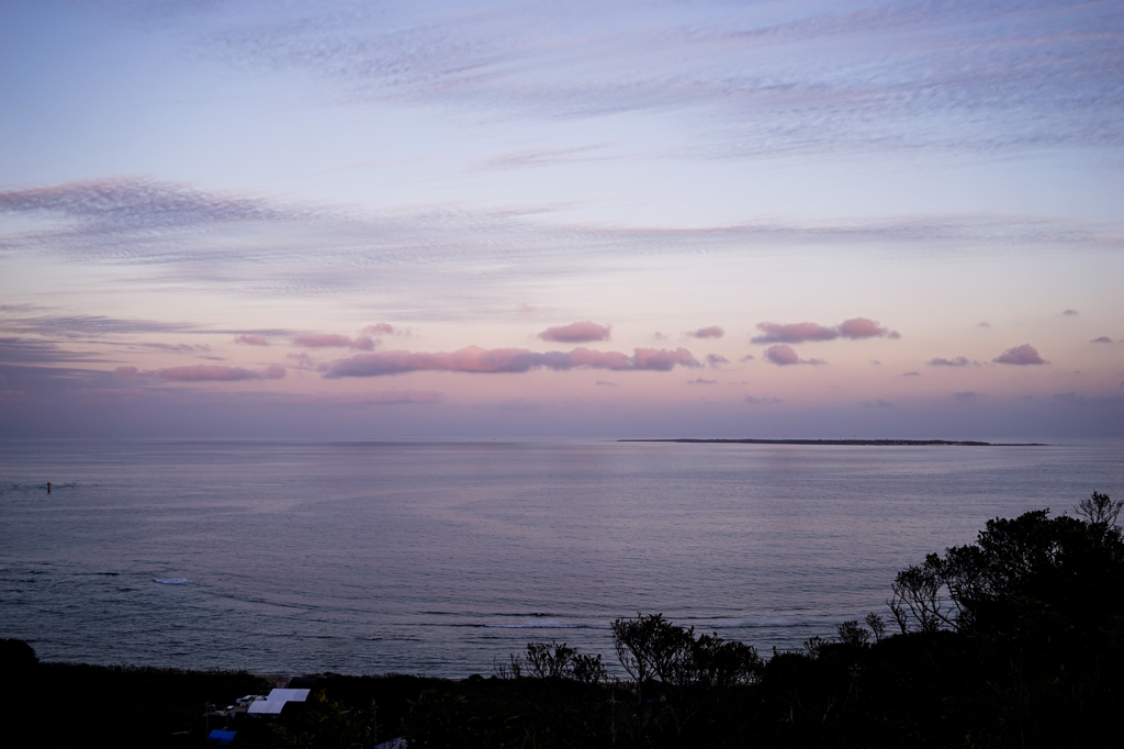 夕日の反対側