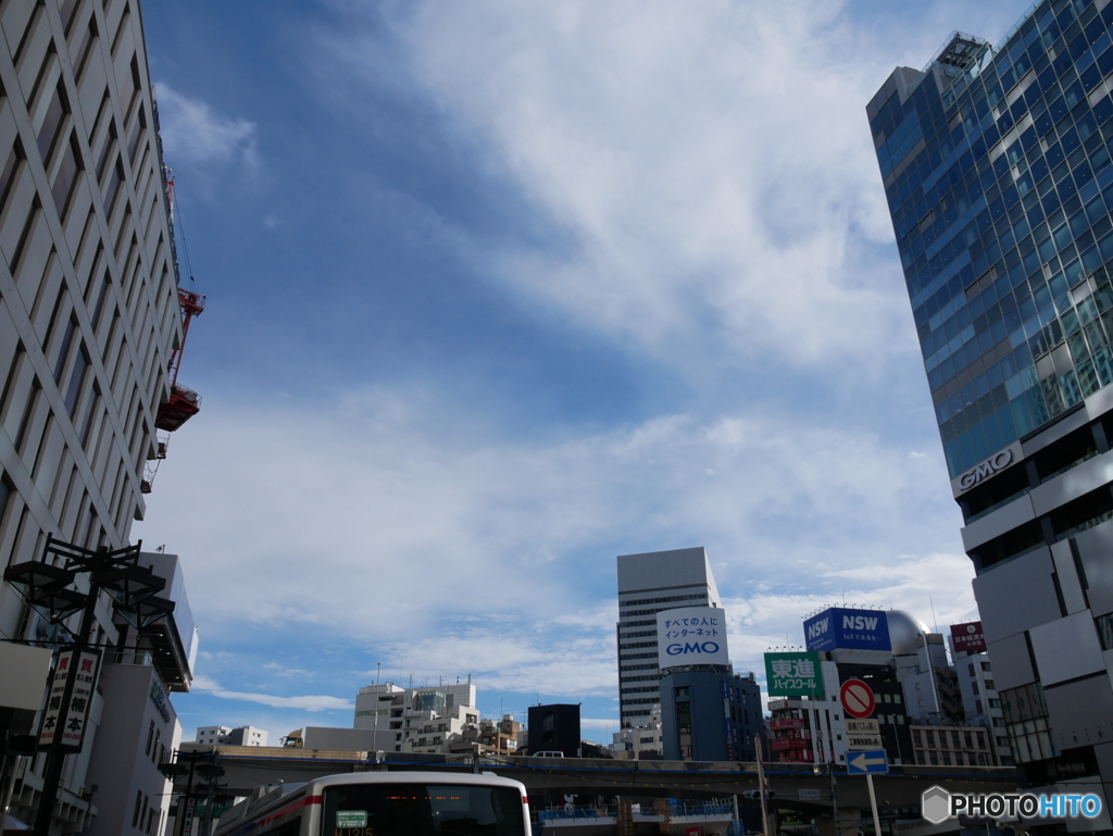 渋谷の空、まだ青空が(*^^)v