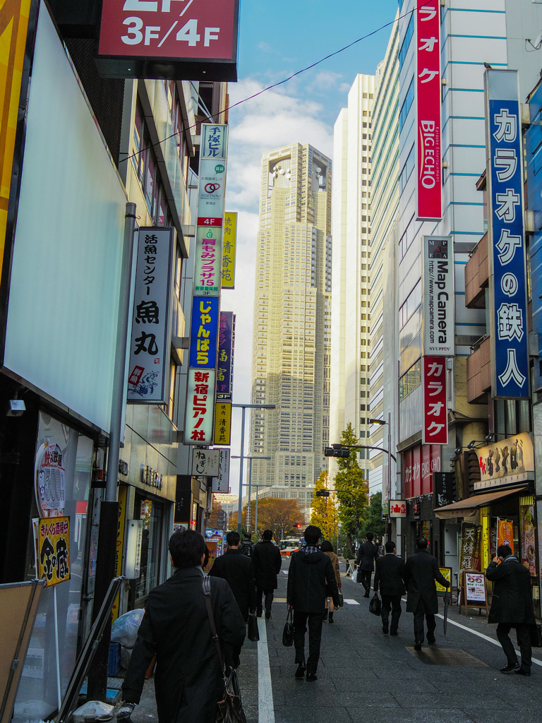 朝の新宿
