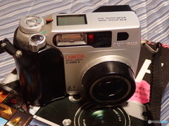 CAMEDIA C-2000 ZOOM　まだ動いた(*^^)v