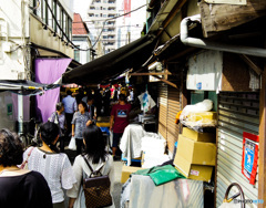 築地場外の雑踏