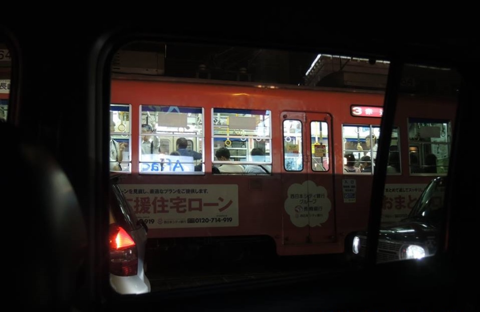 路面電車は夜が