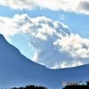 向うの空の